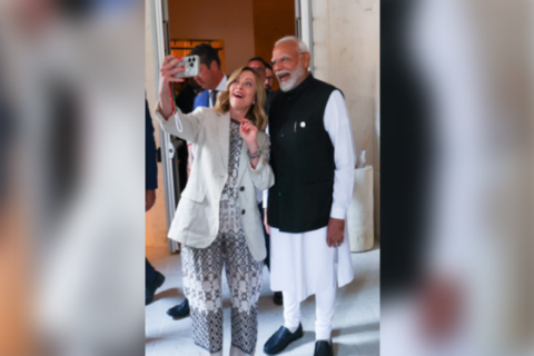 Giorgia Meloni selfie, Giorgia Meloni selfie with pm modi, Giorgia Meloni pm modi, pm modi Giorgia Meloni, G-7 Summit, Italy, जॉर्जिया मेलोनी की सेल्फी मोदी के साथ,