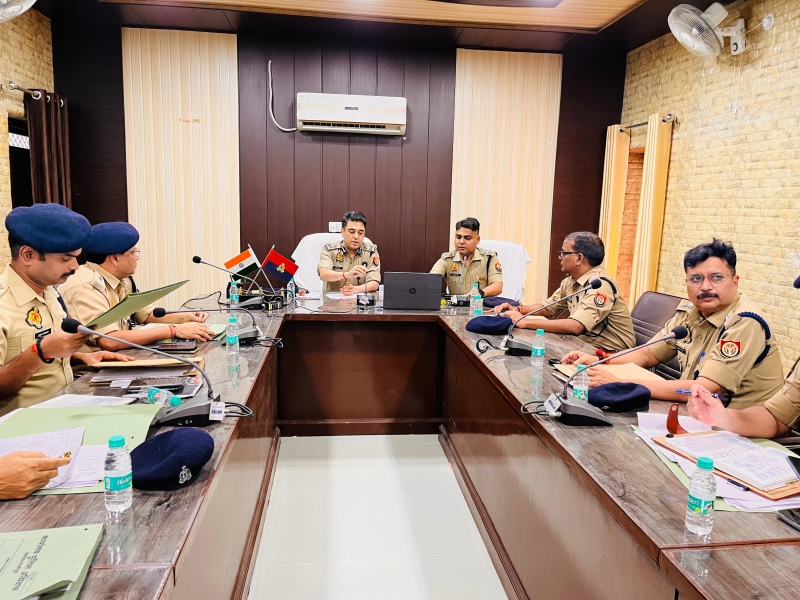 Ghazipur News, Varanasi IG, dussehra 2024, Varanasi IG meeting in Ghazipur, ghazipur samachar, ghazipur live today, Police department reshuffle, large-scale transfer of police personnel, ghazipur today, ghazipur ka news, hindi news, up news, zamania news, zamania thana news, गाजीपुर समाचार, गाजीपुर,