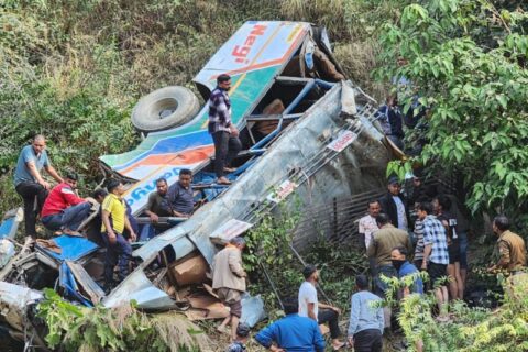 Almora bus accident,सड़क दुर्घटना, सड़क दुर्घटना समाचार, उत्तराखंड समाचार, almora news, almora uttarakhand, almora news today, bus accident in almora, almora bus accident today, nainital to almora distance, almora accident news today, uttarakhand bus accident, uttarakhand news in hindi,