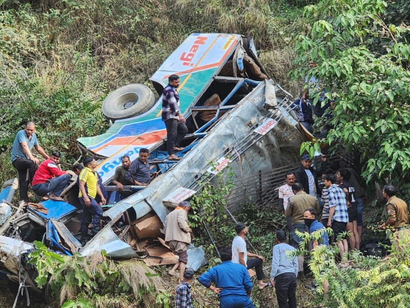 Almora bus accident,सड़क दुर्घटना, सड़क दुर्घटना समाचार, उत्तराखंड समाचार, almora news, almora uttarakhand, almora news today, bus accident in almora, almora bus accident today, nainital to almora distance, almora accident news today, uttarakhand bus accident, uttarakhand news in hindi,