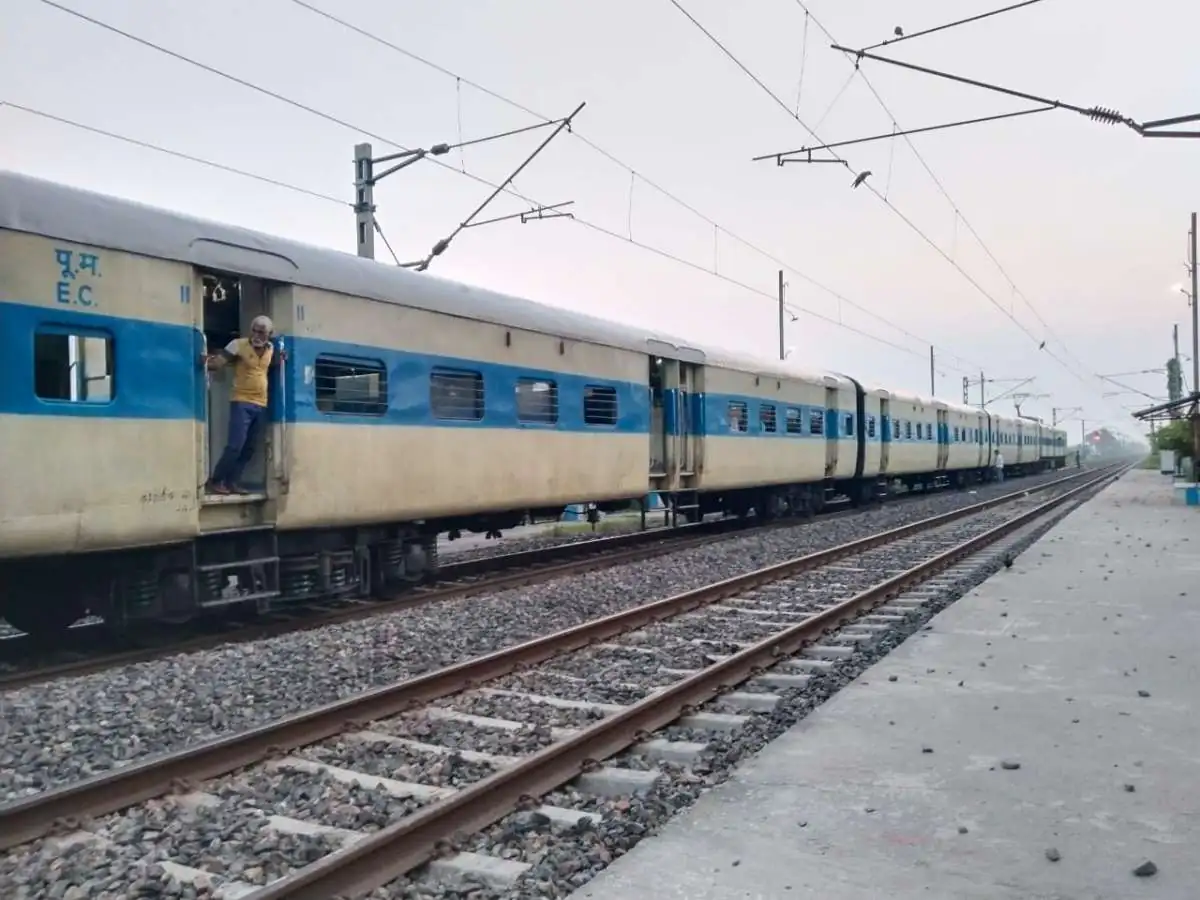 03287 train, buxar to ddu traon 03287, 03287 train status, zamania news,